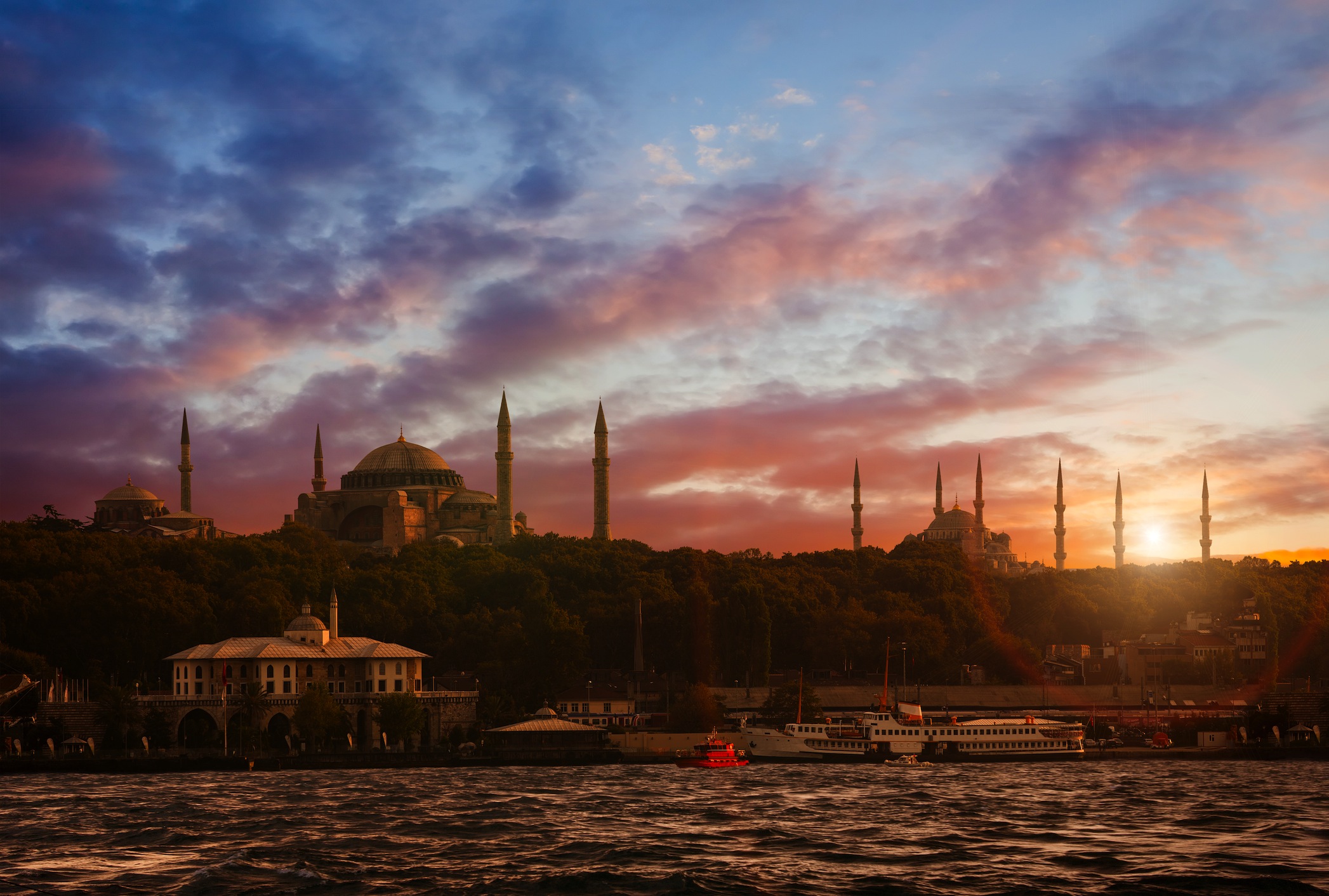 Istanbul Vanaf De Andere Oever 3D Behang