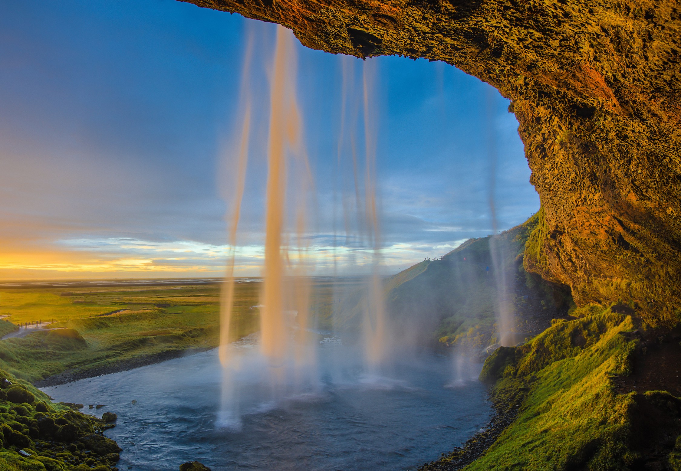 Waterval Uit Een Grot 3D Behang